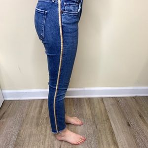 Abercrombie yellow embellished stripe Jean